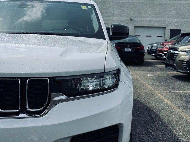 used 2023 Jeep Grand Cherokee car, priced at $25,846