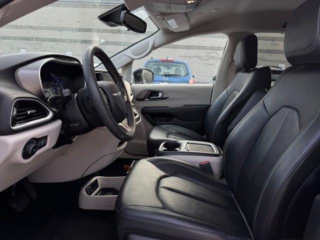 used 2024 Chrysler Pacifica car, priced at $29,000