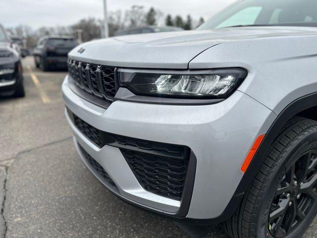new 2026 Jeep Grand Cherokee car, priced at $49,170