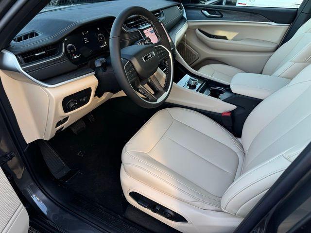 new 2025 Jeep Grand Cherokee L car