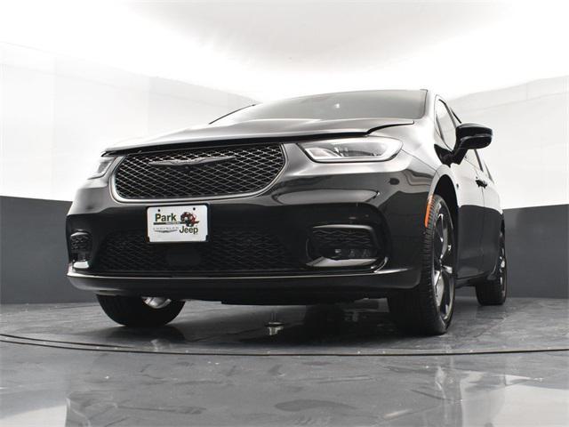 new 2026 Chrysler Pacifica car, priced at $54,405