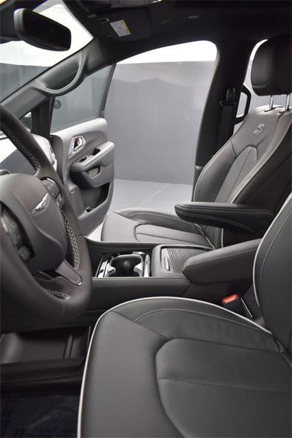 new 2026 Chrysler Pacifica car, priced at $54,405