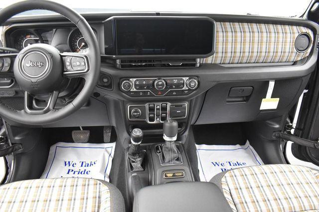 new 2026 Jeep Wrangler car, priced at $46,285