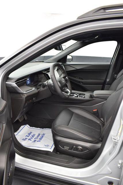 new 2026 Jeep Cherokee car, priced at $42,090