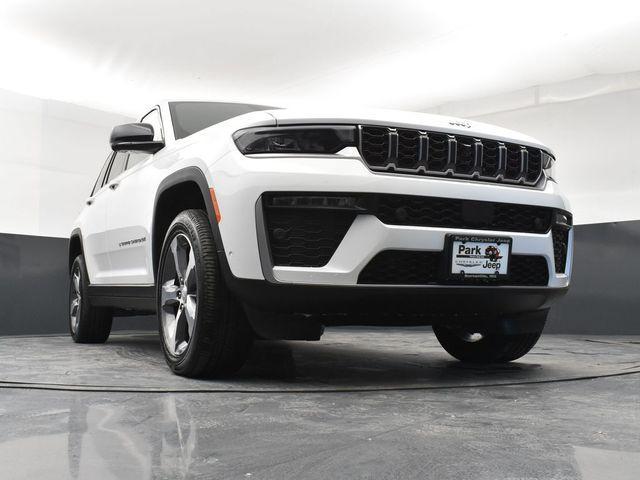 new 2026 Jeep Grand Cherokee car, priced at $45,835