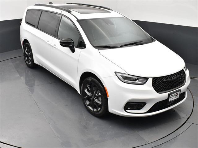 new 2026 Chrysler Pacifica car, priced at $51,065