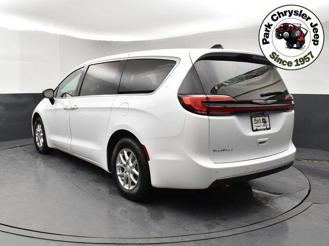 new 2026 Chrysler Pacifica car, priced at $39,985