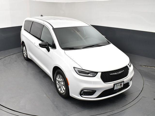 new 2026 Chrysler Pacifica car, priced at $39,985