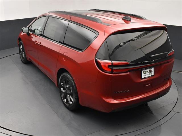new 2026 Chrysler Pacifica car, priced at $54,885