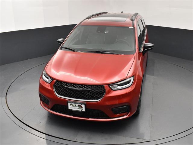 new 2026 Chrysler Pacifica car, priced at $54,885