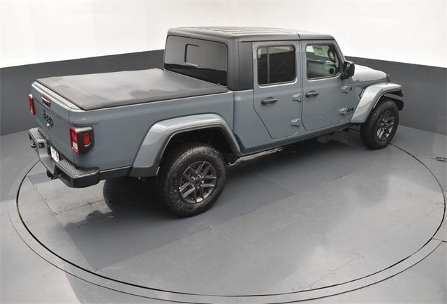 new 2025 Jeep Gladiator car, priced at $50,885