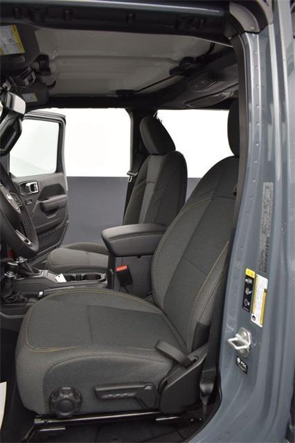 new 2025 Jeep Gladiator car, priced at $50,885