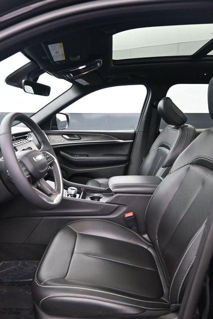 used 2025 Jeep Grand Cherokee L car, priced at $39,292