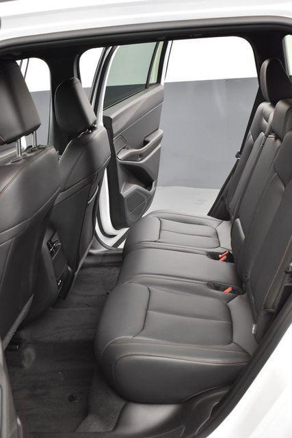 new 2026 Jeep Cherokee car, priced at $39,995