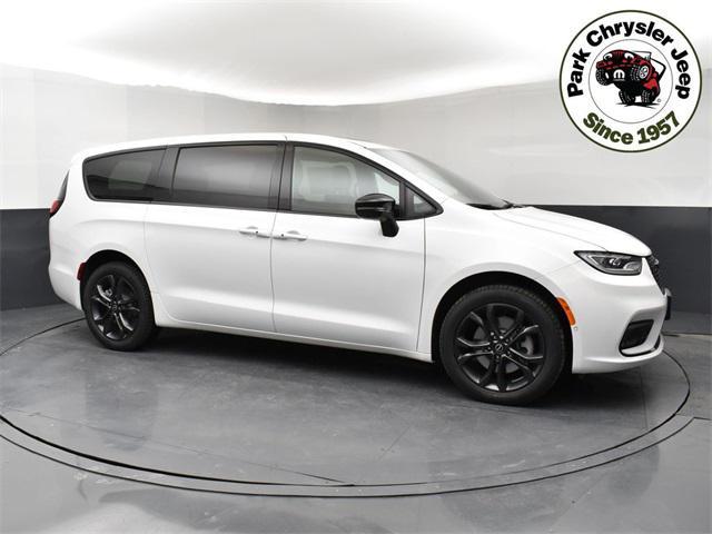 new 2026 Chrysler Pacifica car, priced at $45,305