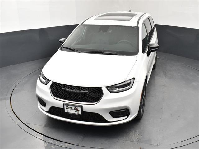 new 2026 Chrysler Pacifica car, priced at $45,305