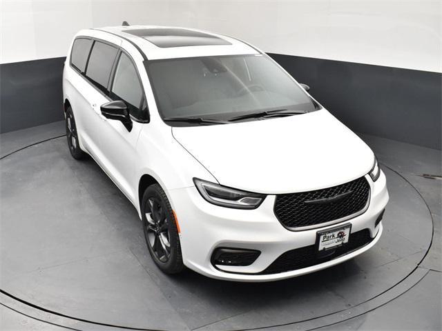 new 2026 Chrysler Pacifica car, priced at $45,305