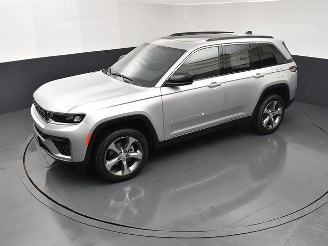 new 2026 Jeep Grand Cherokee car, priced at $49,380
