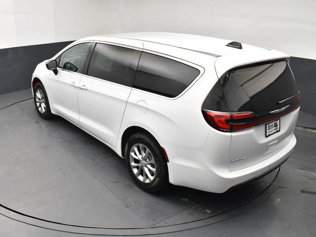 new 2026 Chrysler Pacifica car, priced at $40,635