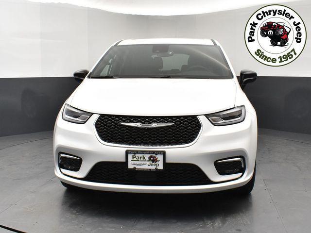 new 2026 Chrysler Pacifica car, priced at $40,635