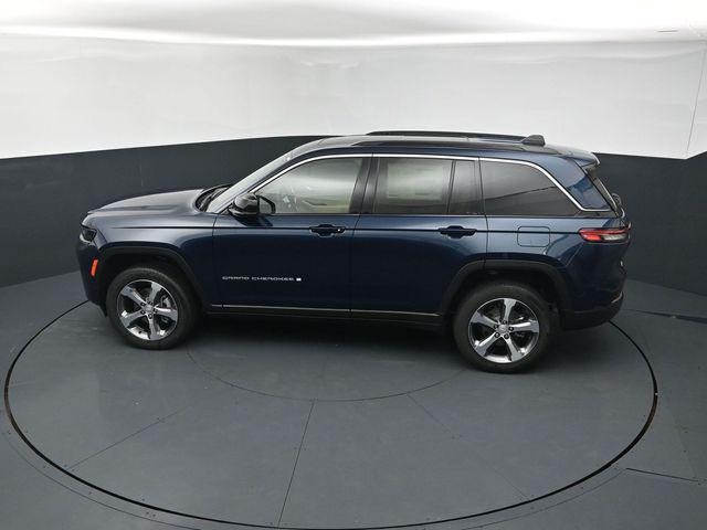 new 2026 Jeep Grand Cherokee car, priced at $43,575