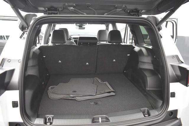 new 2026 Jeep Cherokee car, priced at $38,740