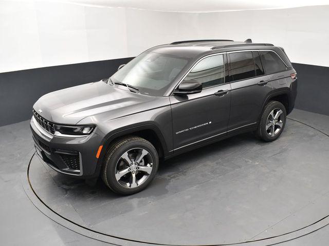 new 2026 Jeep Grand Cherokee car, priced at $42,360