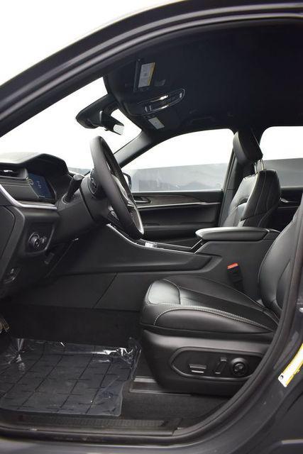 new 2026 Jeep Grand Cherokee car, priced at $42,360