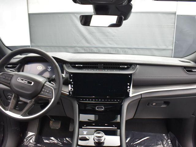 new 2026 Jeep Grand Cherokee car, priced at $42,360