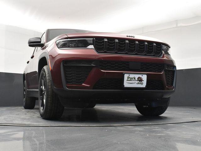 new 2026 Jeep Grand Cherokee car, priced at $43,905