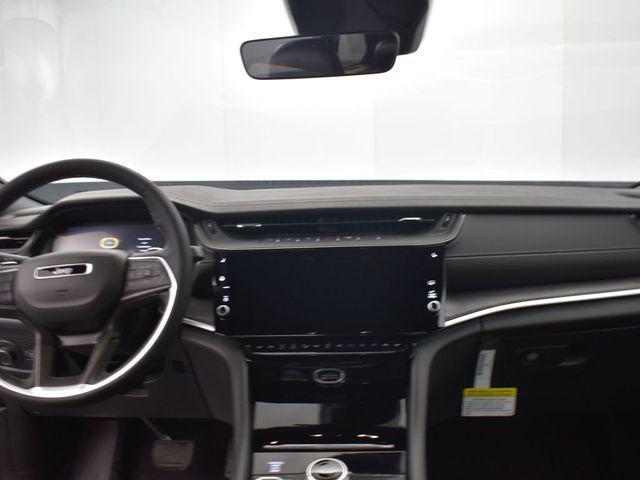 new 2026 Jeep Grand Cherokee car, priced at $43,905