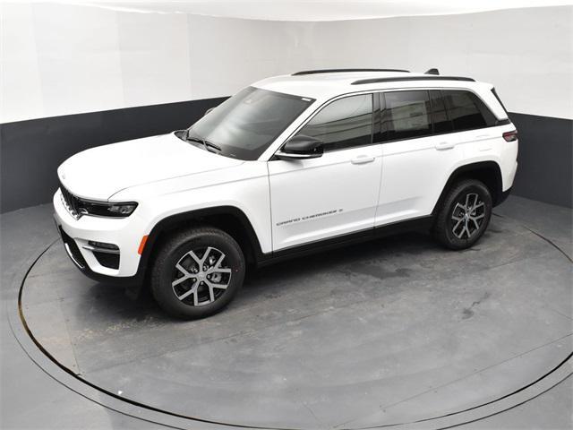 new 2025 Jeep Grand Cherokee car, priced at $43,020