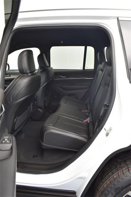 new 2025 Jeep Grand Cherokee car, priced at $43,020