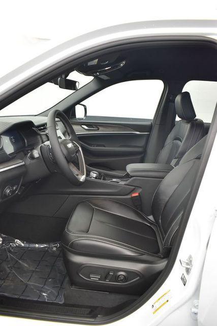 new 2025 Jeep Grand Cherokee car, priced at $39,960