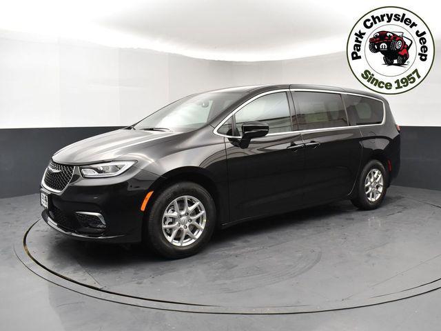 new 2026 Chrysler Pacifica car, priced at $39,985