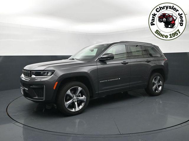 new 2026 Jeep Grand Cherokee car, priced at $42,630