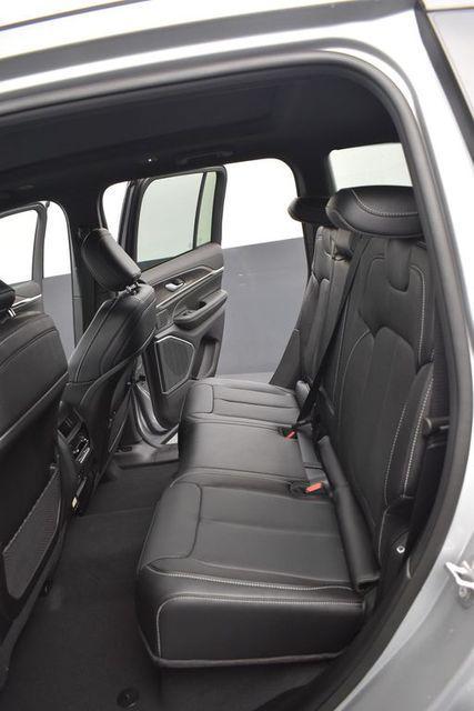 new 2026 Jeep Grand Cherokee car, priced at $47,175