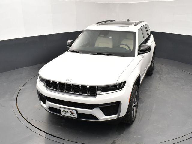 new 2026 Jeep Grand Cherokee car, priced at $43,905