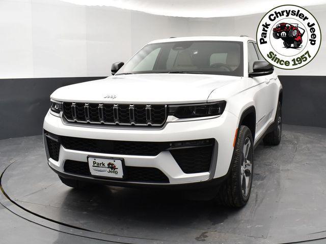 new 2026 Jeep Grand Cherokee car, priced at $43,905
