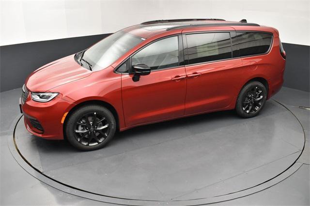 new 2026 Chrysler Pacifica car, priced at $51,560