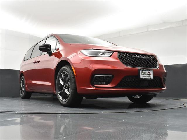 new 2026 Chrysler Pacifica car, priced at $51,560