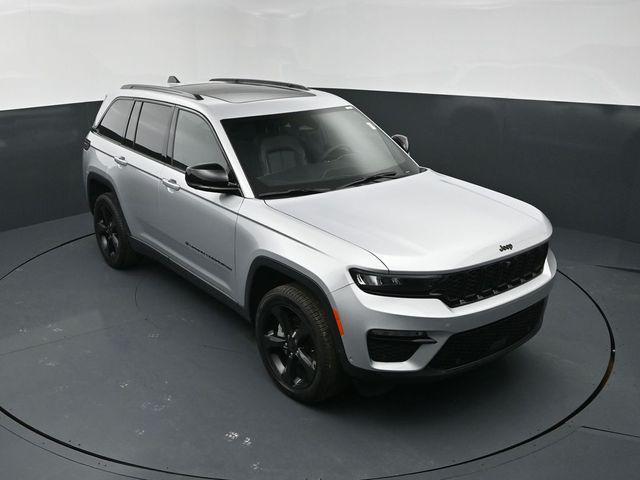 used 2024 Jeep Grand Cherokee car, priced at $38,343