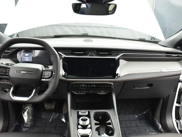 new 2026 Jeep Cherokee car, priced at $42,585