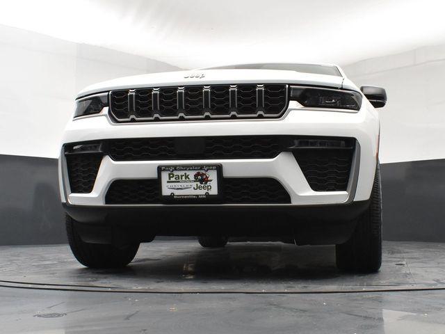new 2026 Jeep Grand Cherokee car, priced at $43,930