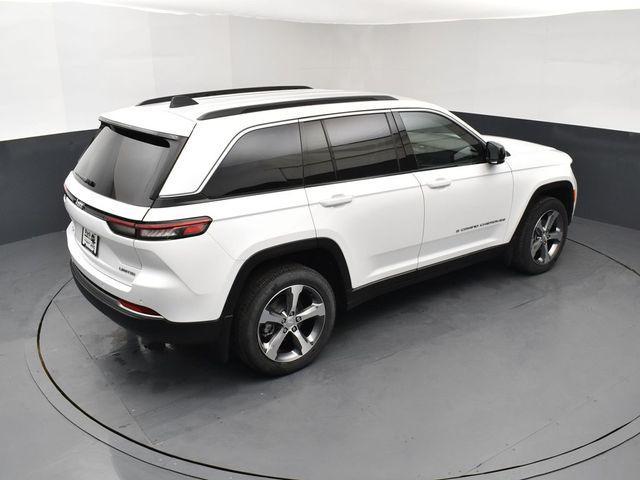 new 2026 Jeep Grand Cherokee car, priced at $43,930