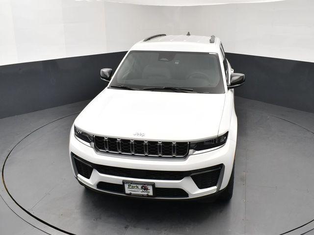 new 2026 Jeep Grand Cherokee car, priced at $43,930