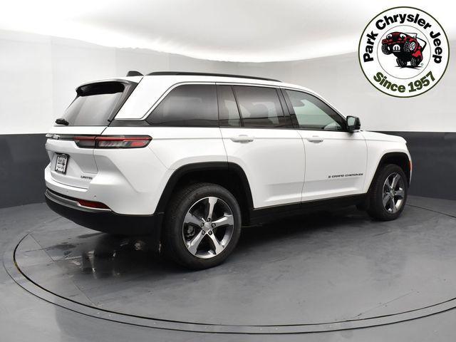 new 2026 Jeep Grand Cherokee car, priced at $43,930