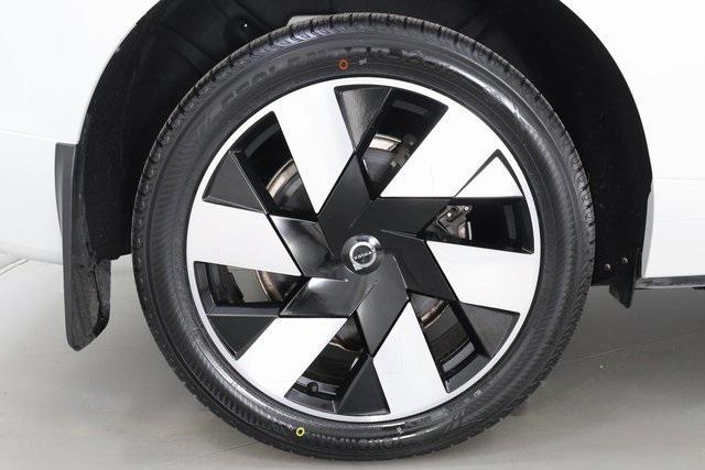 used 2024 Volvo XC60 Recharge Plug-In Hybrid car, priced at $41,890