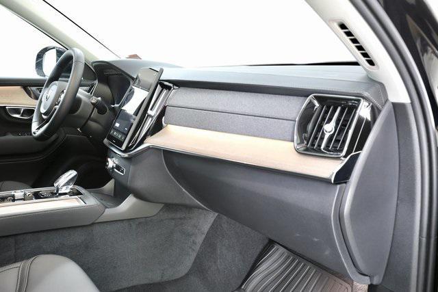 new 2026 Volvo XC90 car, priced at $69,325