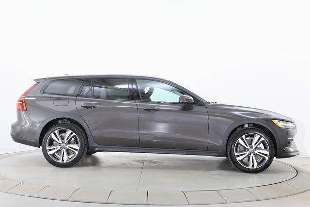 used 2025 Volvo V60 Cross Country car, priced at $38,990